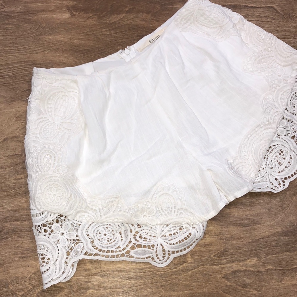 Ellison White Lace-Trim Crochet Hem Women's Shorts